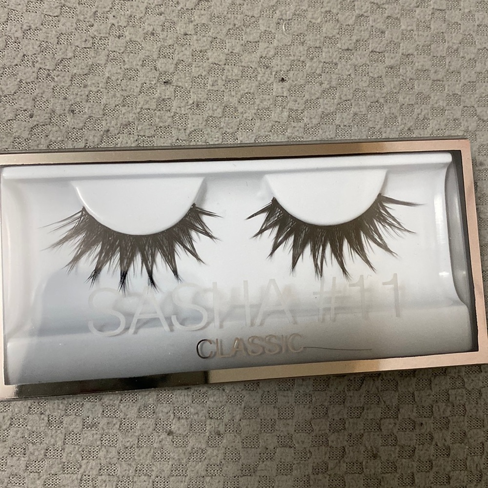 Huda beauty lashes